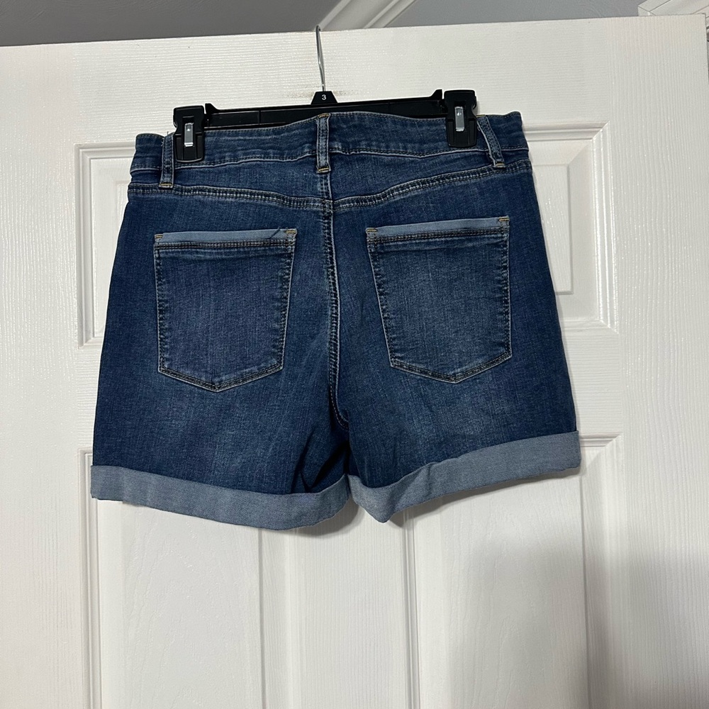 White House Black Market Roll-Cuff Women's Denim Shorts - Picture 5 of 9